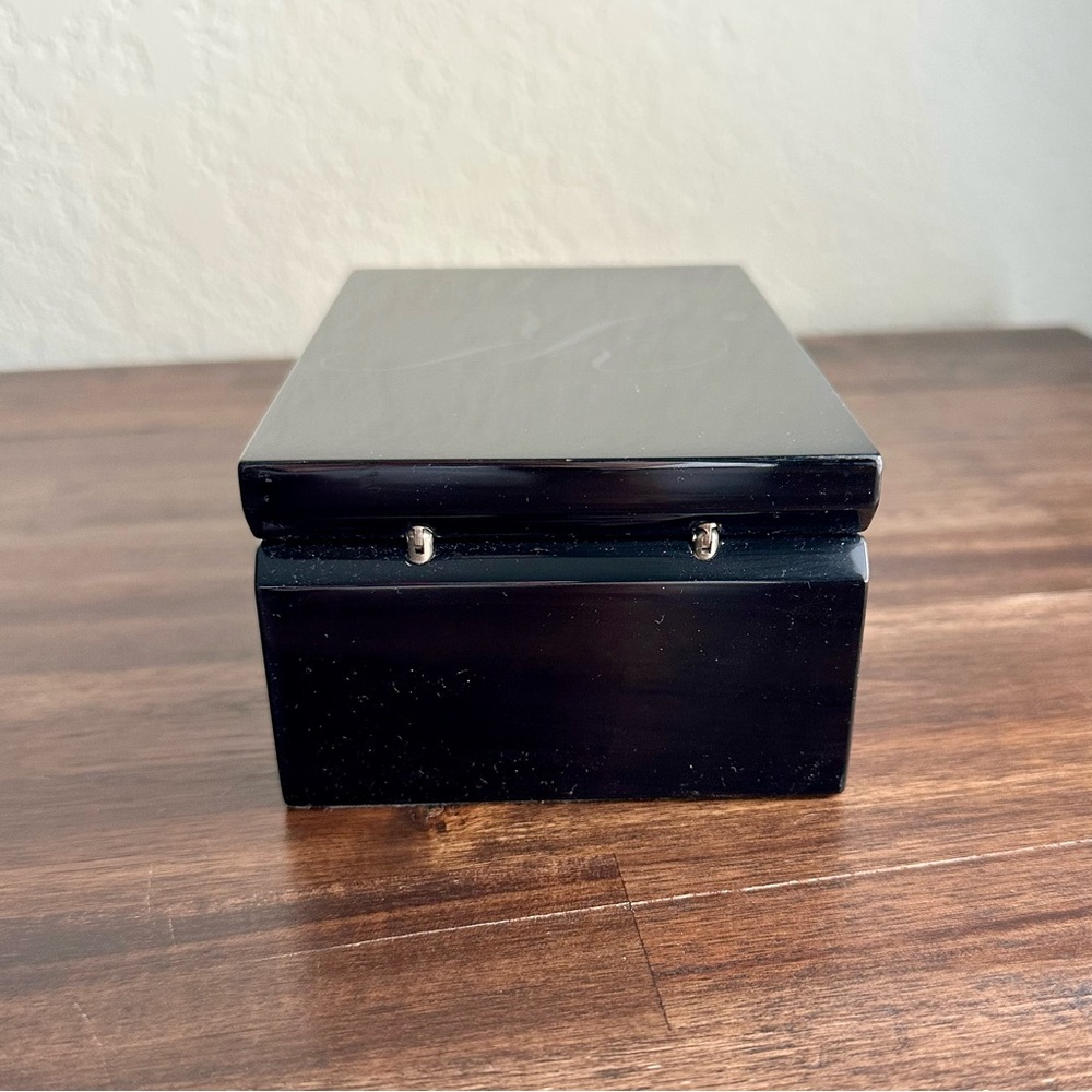 SIGNED Sacred Wood by Kilian Perfume in Elegant Box - Picture 8 of 10